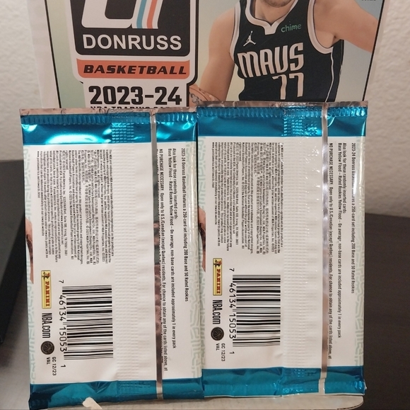 Panini 23-24 NBA Donruss Basketball Trading Cards 2 Packs Rated Yellow Flood - Picture 2 of 3